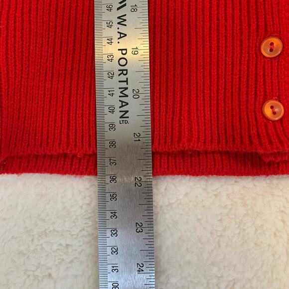 Vintage Sweater Vest Button Front Red Pockets Small Medium Measured Retro 70s - Picture 4 of 4